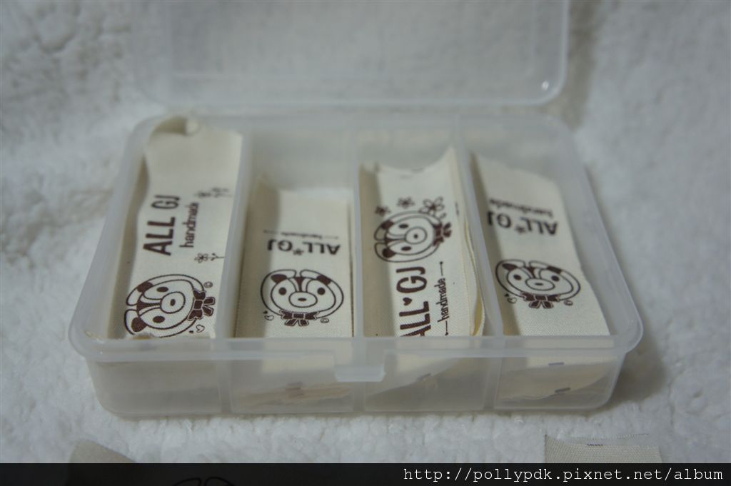 向波媽買的釦子和布標 (5).JPG