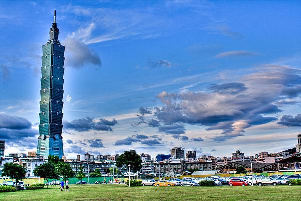 _MG_0130+15__-15_tonemapped.jpg _MG_0130+15__-15_tonemapped.jpg