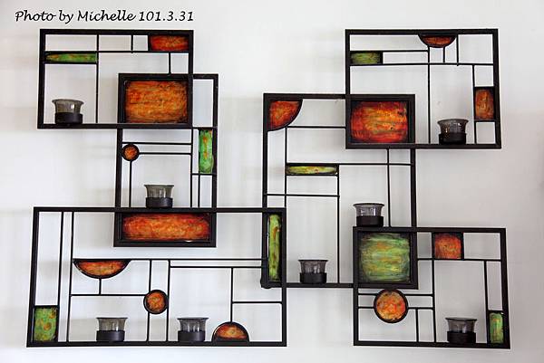 民宿內牆上擺飾