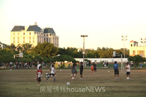 頭份竹南透天造鎮徹底研究02「運動公園」.JPG