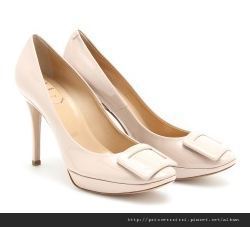 limelight buckle patent leather pumps