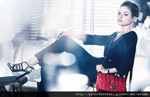 mila-kunis-miss-dior