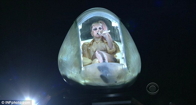 laddygaga_2011_043.jpg laddygaga_2011_043.jpg