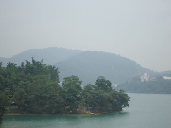 向山行政暨遊客中心:【日月潭】【親愛的我愛上別人了】前衛設計與大自然的對話向山行政暨遊客中心 向山行政暨遊客中心:【日月潭】【親愛的我愛上別人了】前衛設計與大自然的對話向山行政暨遊客中心