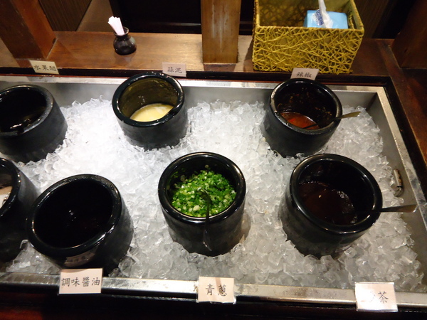 雲爐鍋物:《雲爐鍋物》很特別的木狩湯底開鍋啦!