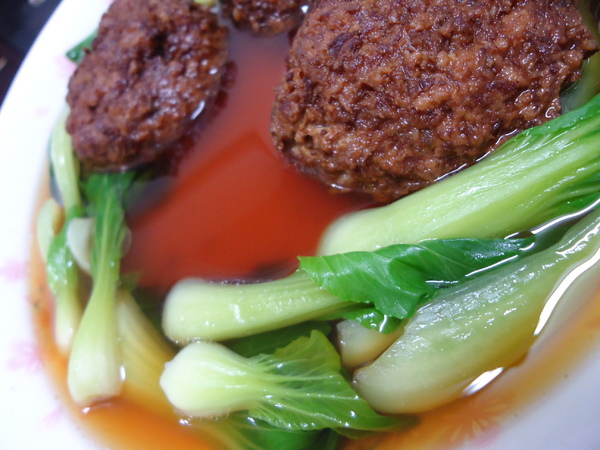 果貿吳媽家手工餃子:《高雄果貿吳媽家》赫赫有名的果貿吳媽家出新產品啦之特濃豚味獅子頭我來了!!!!! 果貿吳媽家手工餃子:《高雄果貿吳媽家》赫赫有名的果貿吳媽家出新產品啦之特濃豚味獅子頭我來了!!!!!