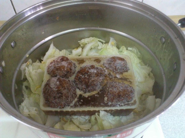 果貿吳媽家手工餃子:《高雄果貿吳媽家》赫赫有名的果貿吳媽家出新產品啦之特濃豚味獅子頭我來了!!!!! 果貿吳媽家手工餃子:《高雄果貿吳媽家》赫赫有名的果貿吳媽家出新產品啦之特濃豚味獅子頭我來了!!!!!