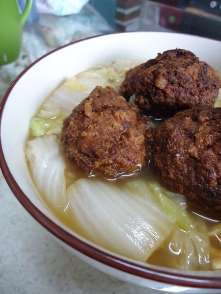 果貿吳媽家手工餃子:《高雄果貿吳媽家》赫赫有名的果貿吳媽家出新產品啦之特濃豚味獅子頭我來了!!!!! 果貿吳媽家手工餃子:《高雄果貿吳媽家》赫赫有名的果貿吳媽家出新產品啦之特濃豚味獅子頭我來了!!!!!