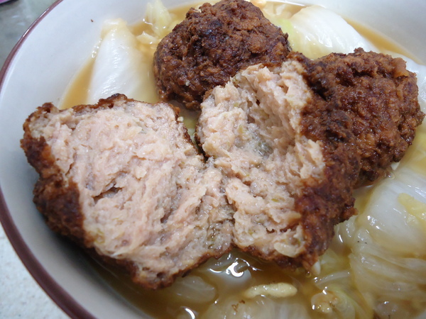 果貿吳媽家手工餃子:《高雄果貿吳媽家》赫赫有名的果貿吳媽家出新產品啦之特濃豚味獅子頭我來了!!!!! 果貿吳媽家手工餃子:《高雄果貿吳媽家》赫赫有名的果貿吳媽家出新產品啦之特濃豚味獅子頭我來了!!!!!