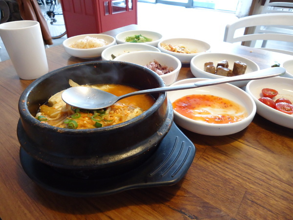 TOFU thirty five 豆腐35:《口碑券台中TOFU 35 》好氣質路線之TOFU thirty five 豆腐35 。 TOFU thirty five 豆腐35:《口碑券台中TOFU 35 》好氣質路線之TOFU thirty five 豆腐35 。