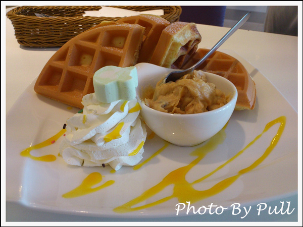 鬆餅先生(台中店):照片比本人好吃之鬆餅先生傳 ! 鬆餅先生(台中店):照片比本人好吃之鬆餅先生傳 !