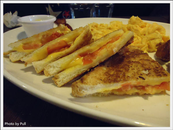 Burger Joint 7分So(朝富店):【口碑券】拜訪朝富分店啦! Burger Joint 7分So (朝富店) Burger Joint 7分So(朝富店):【口碑券】拜訪朝富分店啦! Burger Joint 7分So (朝富店)