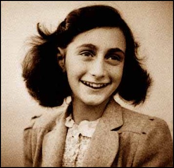 anne frank,Kate McKinnon anne frank