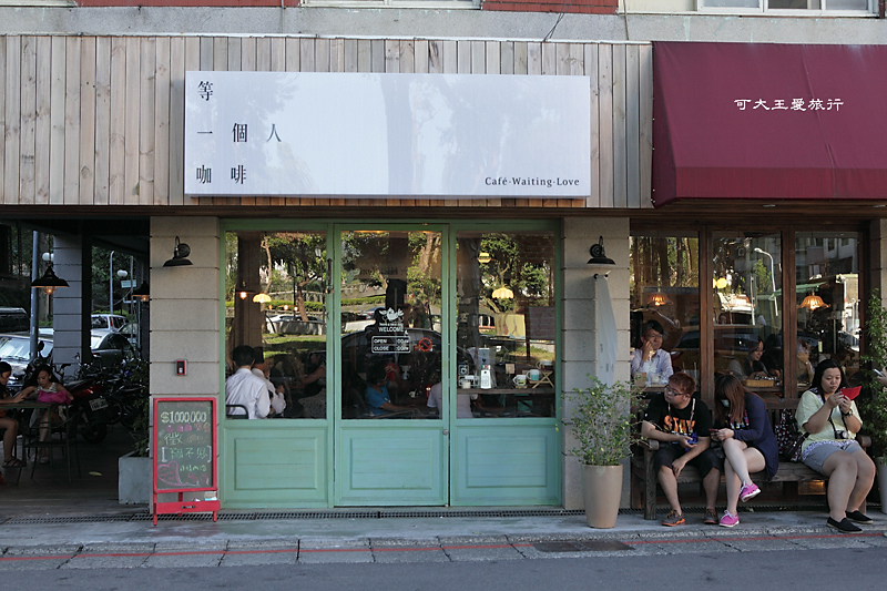 Cafe.w_1.jpg Cafe.w_1.jpg