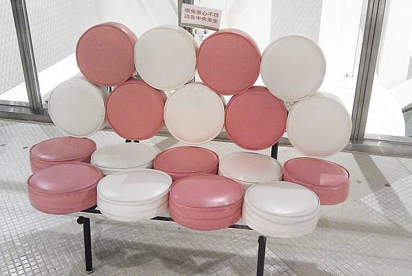 台北阪急設計師椅3.jpg