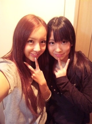 AKB48初のソロデビュー板野友美　妹の画像公開