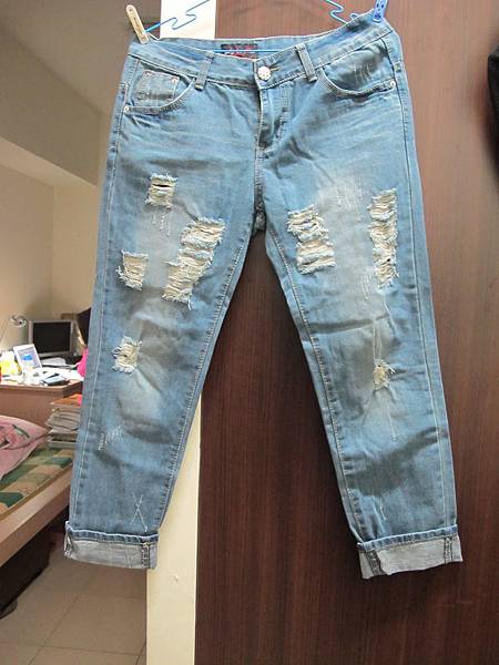 淘寶刷破BF褲 28腰 售150 淘寶刷破BF褲 28腰 售150