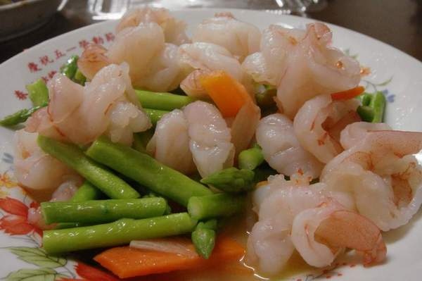 晚餐菜色 --- 蘆筍炒蝦子.JPG