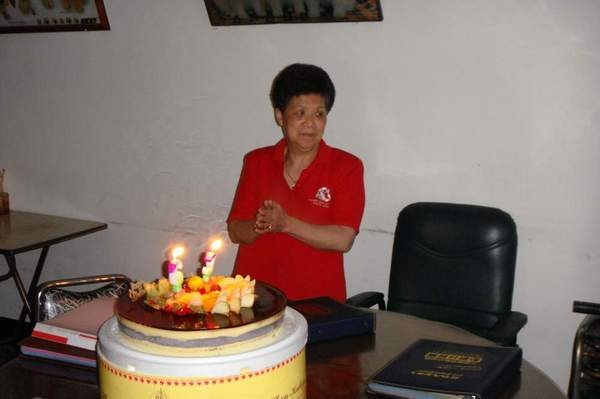 唱生日歌 --- 壽星阿母(1).JPG