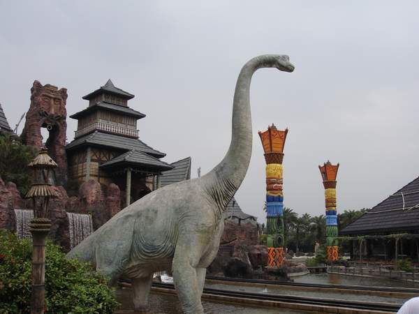 火山歷險 --- 恐龍.JPG 火山歷險 --- 恐龍.JPG