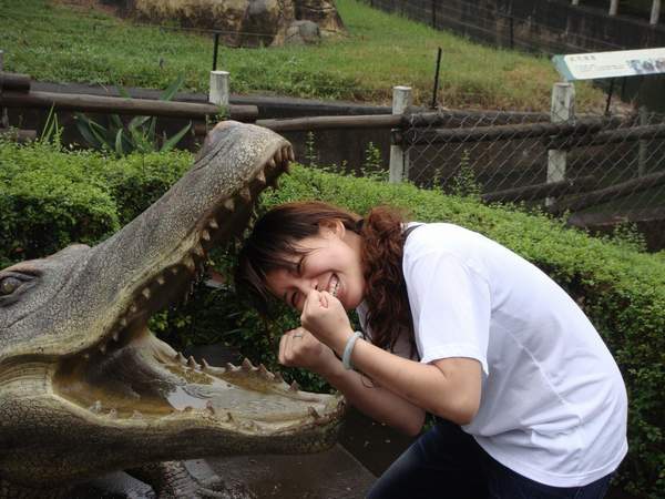 準備被鱷魚呷掉的貽如.JPG 準備被鱷魚呷掉的貽如.JPG