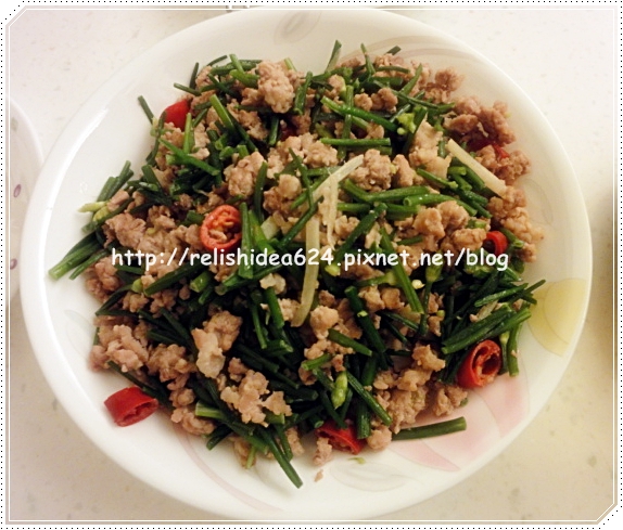 辣炒韭菜花肉末 辣炒韭菜花肉末