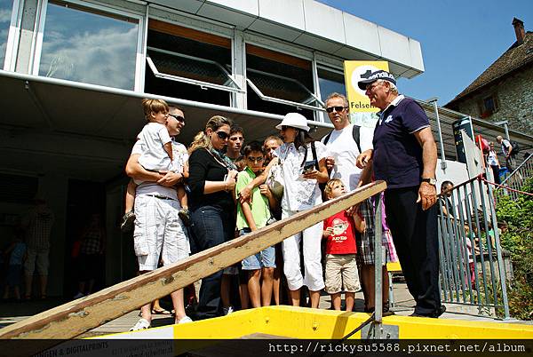 1735746158 1735746158