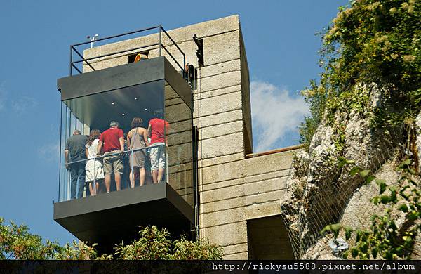 1735786843 1735786843