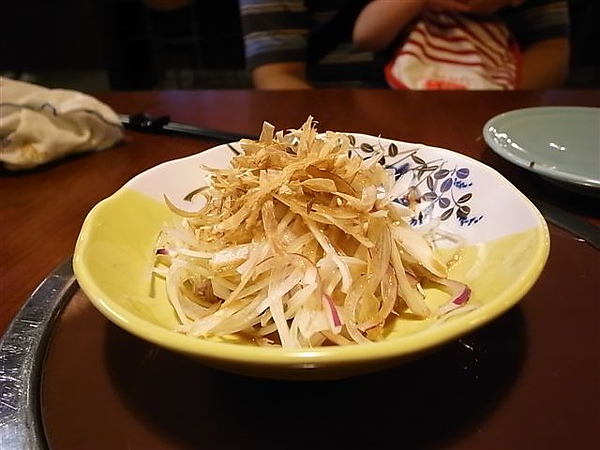 京料理涼拌洋蔥.JPG