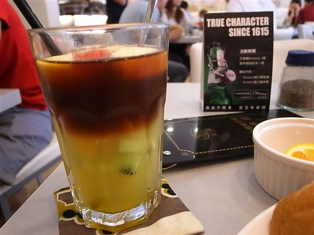 飛翔的魚 (4).JPG 飛翔的魚 (4).JPG