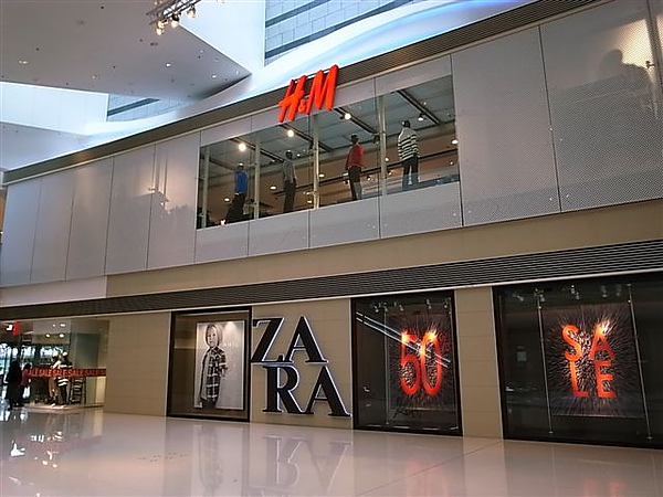 圓方H&M與ZARA.JPG