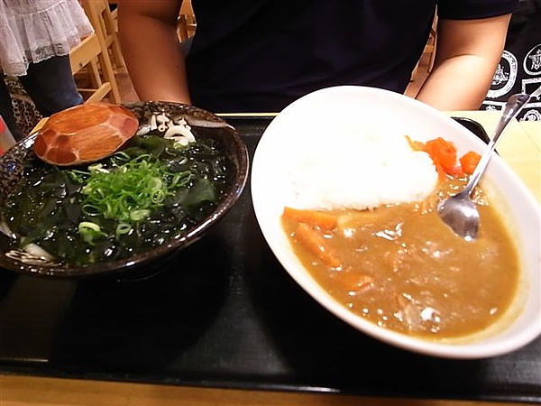 咖哩飯.JPG 咖哩飯.JPG