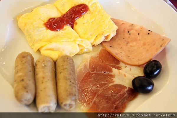 雲品酒店‧中規中矩丹彤自助早餐