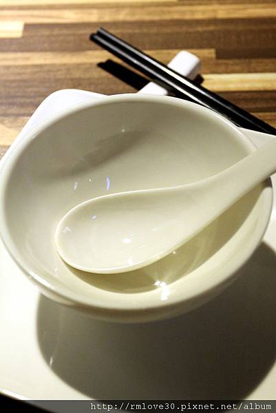 東區‧精品牛肉洛神賦麻辣極品鴛鴦