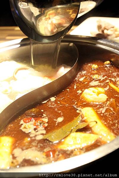 東區‧精品牛肉洛神賦麻辣極品鴛鴦