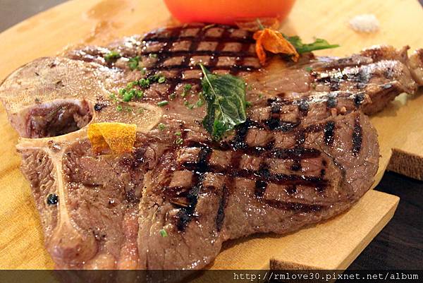 東區‧創意台義料理豬跳舞小餐館