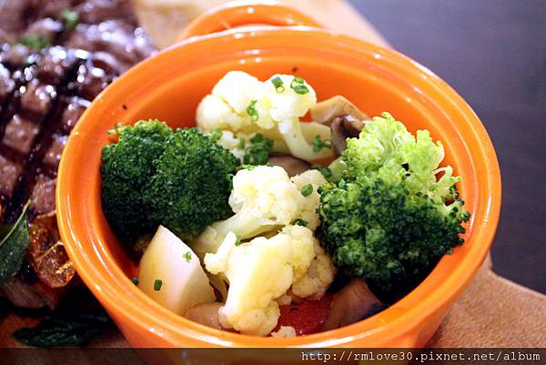 東區‧創意台義料理豬跳舞小餐館