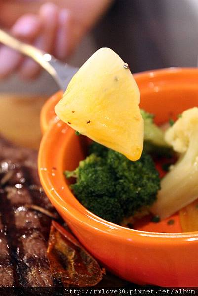 東區‧創意台義料理豬跳舞小餐館