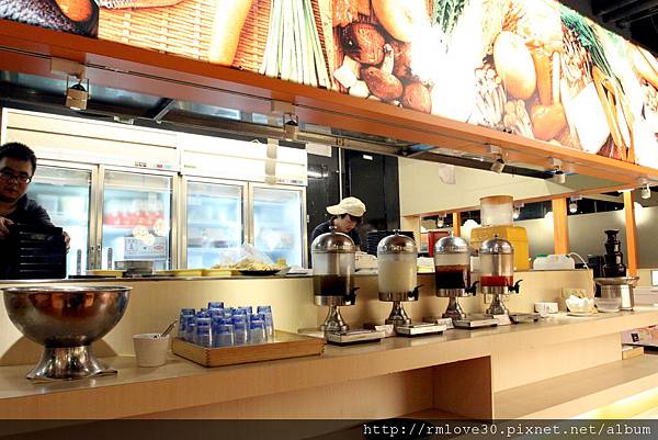 忠孝東路‧三訪麻辣一村仍有進步