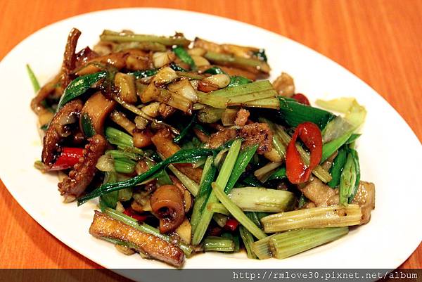 長安東路‧味香量少臨洋港熱炒