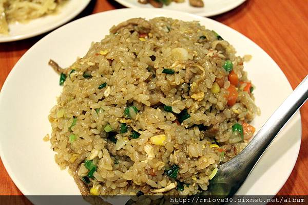 長安東路‧味香量少臨洋港熱炒