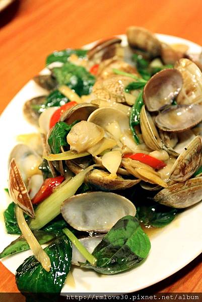 長安東路‧味香量少臨洋港熱炒