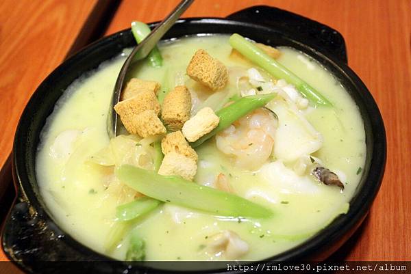 長安東路‧味香量少臨洋港熱炒