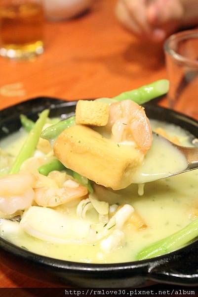 長安東路‧味香量少臨洋港熱炒