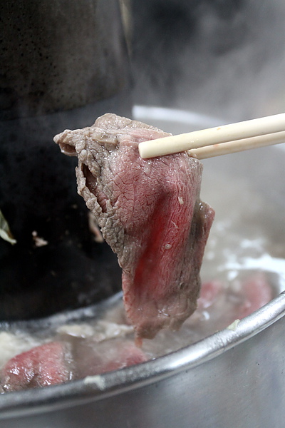 台北和平東路‧台電勵進酸菜白肉鍋