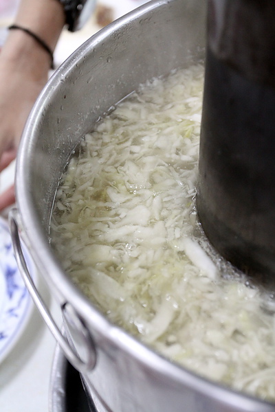 台北和平東路‧台電勵進酸菜白肉鍋