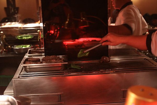 仁愛路‧沾美優質自助餐