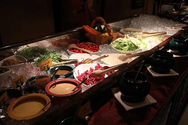 仁愛路‧沾美優質自助餐