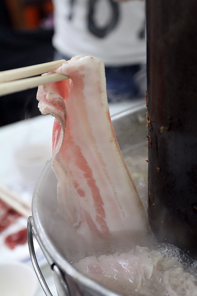 台北和平東路‧台電勵進酸菜白肉鍋