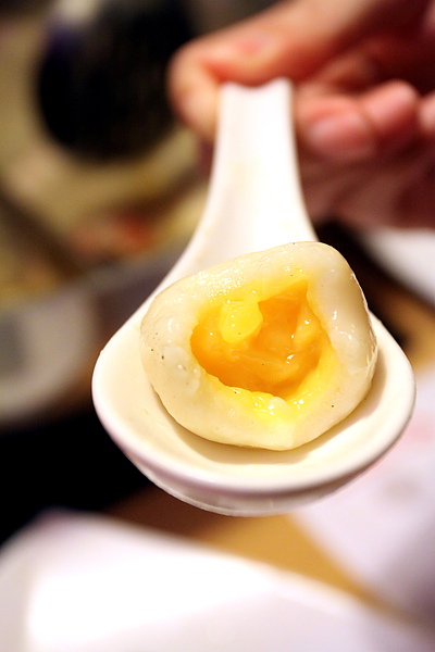 台北內湖路‧濃醇小蒙牛麻辣養身鍋